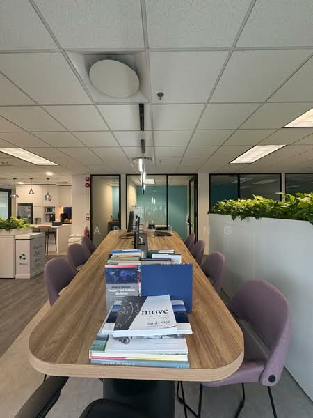 Raffles City Tower, 250 North Bridge Road, 700 sqft, Office For Rent, by Darryl Ng, 500173552 - Interior - CommercialGuru.com.sg