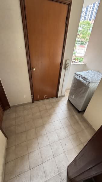 Laguna Green, 20 Jalan Hajijah, 4 Bedrooms, 1,658 sqft, Condominium For Sale, by Eric Lim, 500173565 - Entrance - PropertyGuru.com.sg
