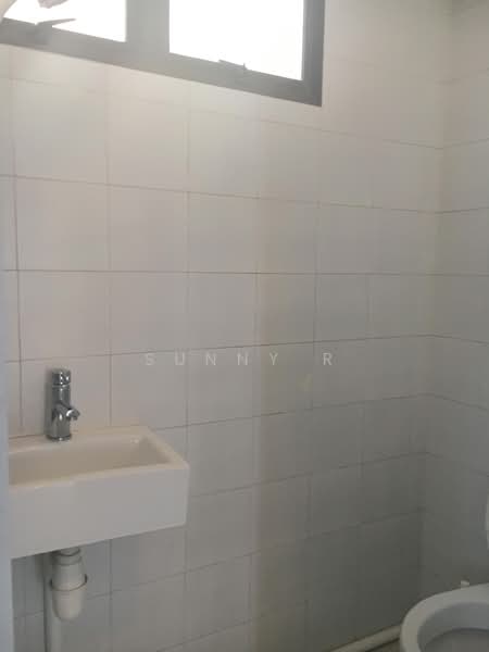 Parkway View, 39 Marine Parade Road, 4 Bedrooms, 1,775 sqft, Condominium For Rent, by Sunny R, 500173568 - Bathroom - PropertyGuru.com.sg
