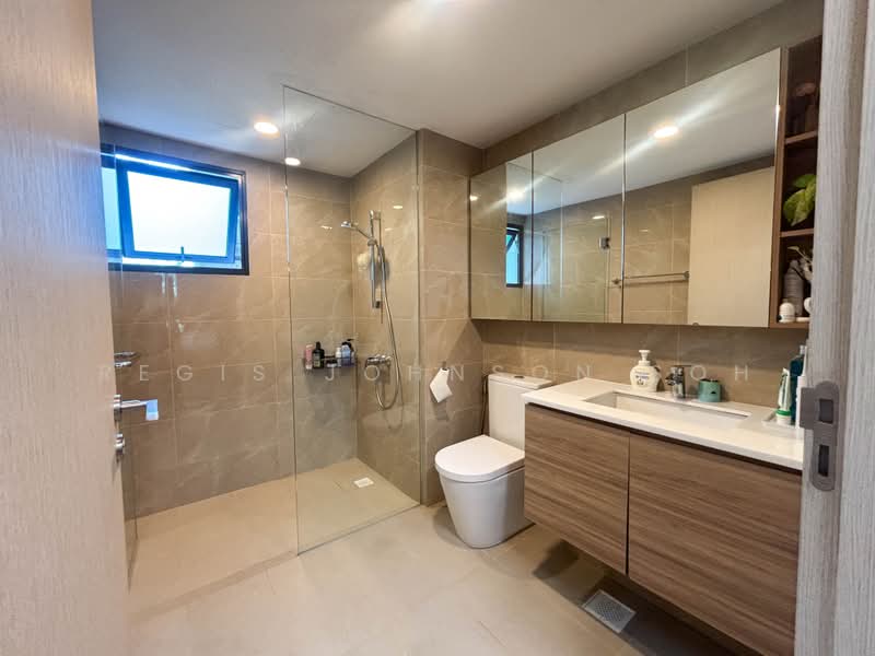 Treasure at Tampines, 1 Tampines Lane, 4 Bedrooms, 1,367 sqft, Condominium For Rent, by Regis Johnson Soh, 500173585 - Bathroom - PropertyGuru.com.sg