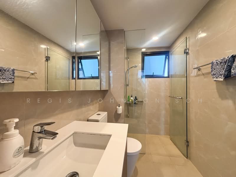 Treasure at Tampines, 1 Tampines Lane, 4 Bedrooms, 1,367 sqft, Condominium For Rent, by Regis Johnson Soh, 500173585 - Bathroom - PropertyGuru.com.sg