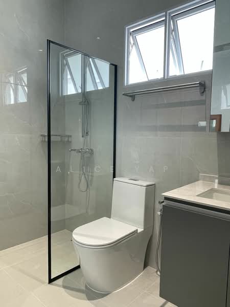 220B Bedok Central, 220B Bedok Central, 3 Bedrooms, 1,204 sqft, HDB Flat For Rent, by Alice Yap, 500173593 - Bathroom - PropertyGuru.com.sg