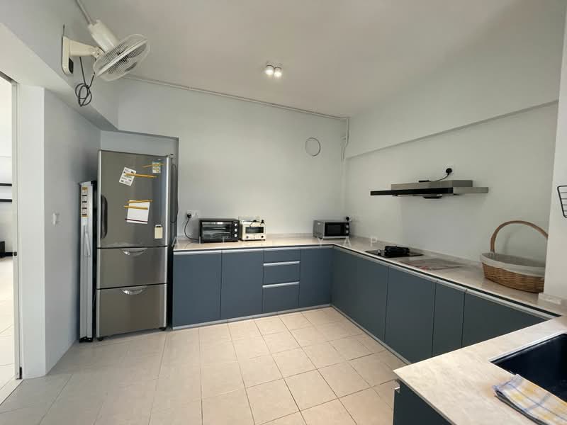 220B Bedok Central, 220B Bedok Central, 3 Bedrooms, 1,204 sqft, HDB Flat For Rent, by Alice Yap, 500173593 - Kitchen - PropertyGuru.com.sg