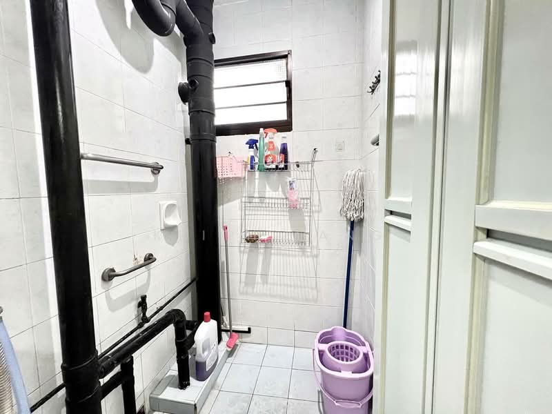 128 Kim Tian Road, 128 Kim Tian Road, 3 Bedrooms, 947 sqft, HDB Flat For Sale, by Keith Tang, 500173596 - Bathroom - PropertyGuru.com.sg
