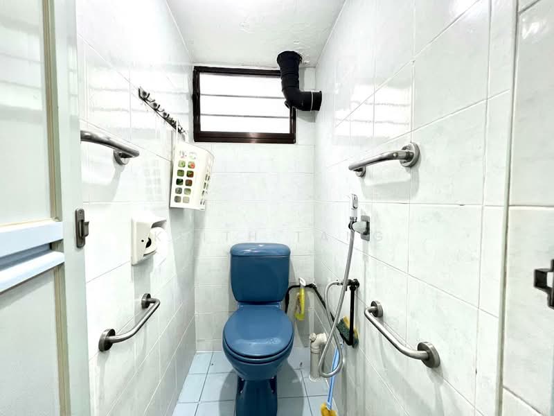 128 Kim Tian Road, 128 Kim Tian Road, 3 Bedrooms, 947 sqft, HDB Flat For Sale, by Keith Tang, 500173596 - Bathroom - PropertyGuru.com.sg