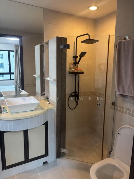 Woodsvale, 1 Woodlands Drive 72, Room Rental, 190 sqft, Condominium For Rent, by Tony Kwek, 500173603 - Bathroom - PropertyGuru.com.sg