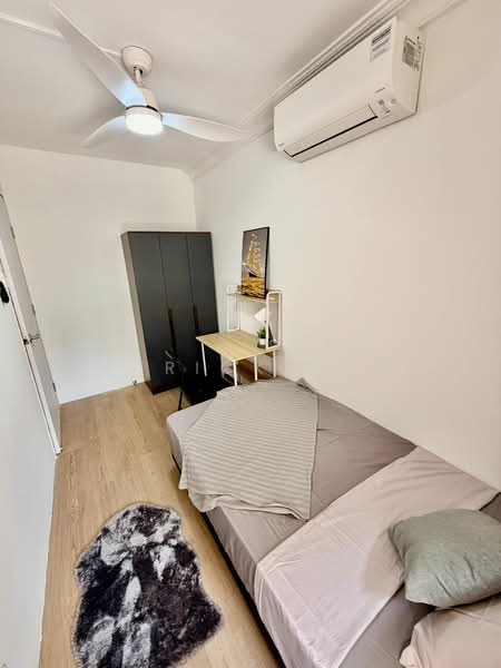 Aquarius By The Park, 1 Bedok Reservoir View, Room Rental, 120 sqft, Condominium For Rent, by Patrick Kuah, 500173604 - Bedroom - PropertyGuru.com.sg