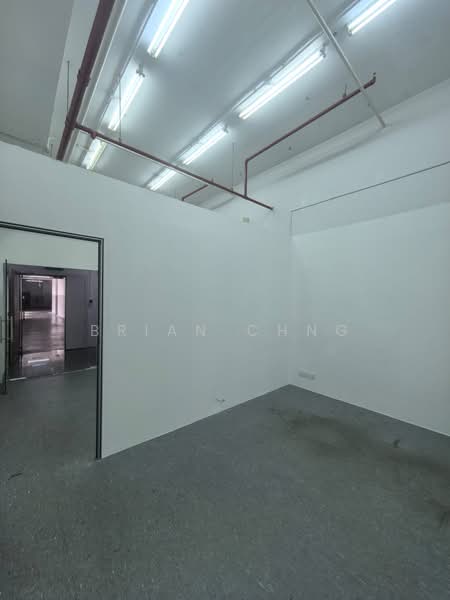 Unity Centre, 51 Bukit Batok Crescent, 1,561 sqft, Light Industrial (B1) For Sale, by Brian Chng, 500173607 - Interior - CommercialGuru.com.sg