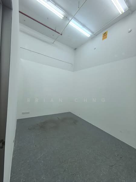 Unity Centre, 51 Bukit Batok Crescent, 1,561 sqft, Light Industrial (B1) For Sale, by Brian Chng, 500173607 - Interior - CommercialGuru.com.sg