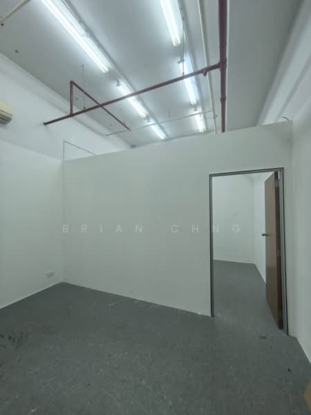 Unity Centre, 51 Bukit Batok Crescent, 1,561 sqft, Light Industrial (B1) For Sale, by Brian Chng, 500173607 - Interior - CommercialGuru.com.sg