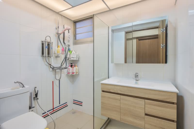 439C Bukit Batok West Avenue 8, 439C Bukit Batok West Avenue 8, 3 Bedrooms, 1,216 sqft, HDB Flat For Sale, by jeff Lim 林柏兑, 500173613 - Bathroom - PropertyGuru.com.sg