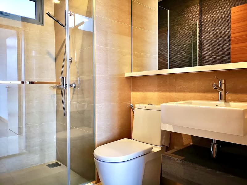 Woodhaven, 71 Woodgrove Avenue, 3 Bedrooms, 1,119 sqft, Condominium For Sale, by Mathieu GOARANT, 500173614 - Bathroom - PropertyGuru.com.sg