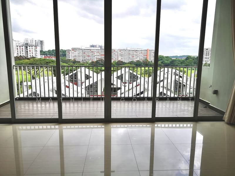 Woodhaven, 71 Woodgrove Avenue, 3 Bedrooms, 1,119 sqft, Condominium For Sale, by Mathieu GOARANT, 500173614 - Balcony - PropertyGuru.com.sg