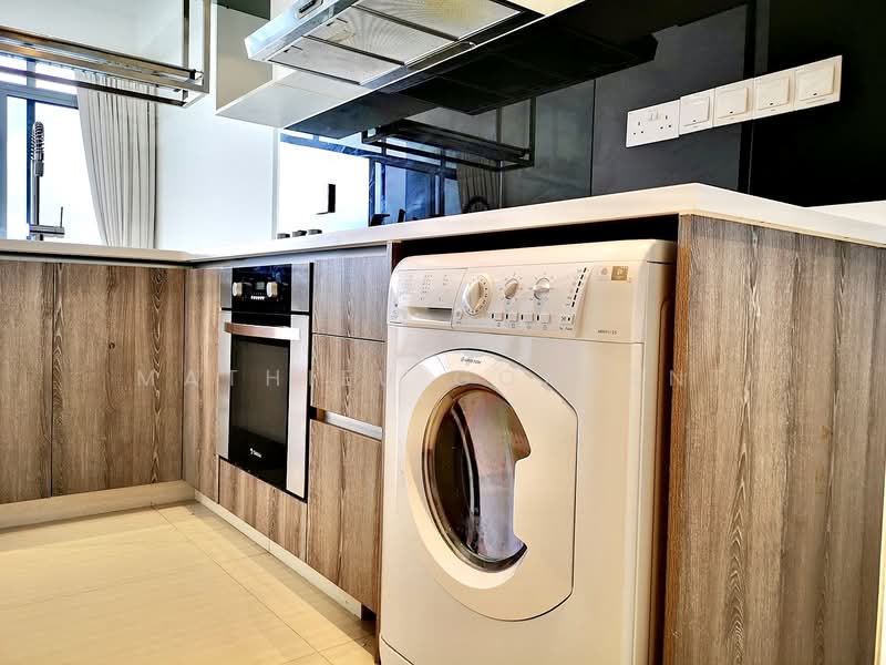 Woodhaven, 71 Woodgrove Avenue, 3 Bedrooms, 1,119 sqft, Condominium For Sale, by Mathieu GOARANT, 500173614 - Kitchen - PropertyGuru.com.sg