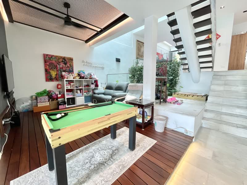 Braddell Heights Estate, Matlock Rise, 7 Bedrooms, 4,500 sqft, Semi-Detached House For Rent, by Melody Azyliae Chiam, 500173616 - Living Room - PropertyGuru.com.sg