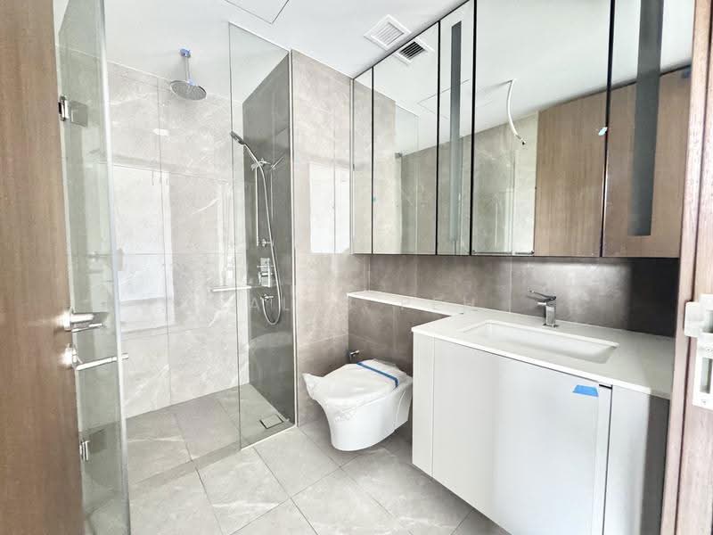 Grand Dunman, 6 Dunman Road, East Coast / Marine Parade, 1 Bedroom, 452 sqft, Condominium For Sale, by Caleb Peh, 500173624 - Bathroom - PropertyGuru.com.sg