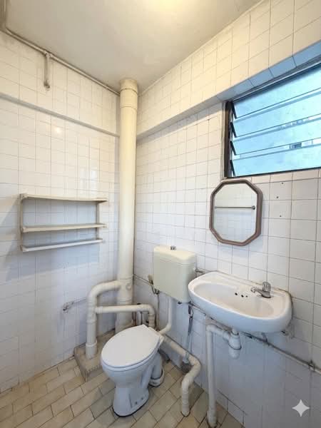 123 Marsiling Rise, 123 Marsiling Rise, 3 Bedrooms, 1,302 sqft, HDB Flat For Sale, by James Yeo, 500173625 - Bathroom - PropertyGuru.com.sg