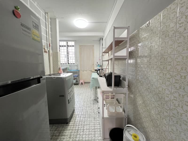 94 Lorong 4 Toa Payoh, 94 Lorong 4 Toa Payoh, 2 Bedrooms, 645 sqft, HDB Flat For Rent, by Wong Kai Sun  黄开山, 500173631 - Kitchen - PropertyGuru.com.sg