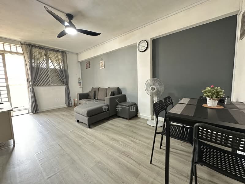 94 Lorong 4 Toa Payoh, 94 Lorong 4 Toa Payoh, 2 Bedrooms, 645 sqft, HDB Flat For Rent, by Wong Kai Sun 黄开山, 500173631 - Living Room - PropertyGuru.com.sg