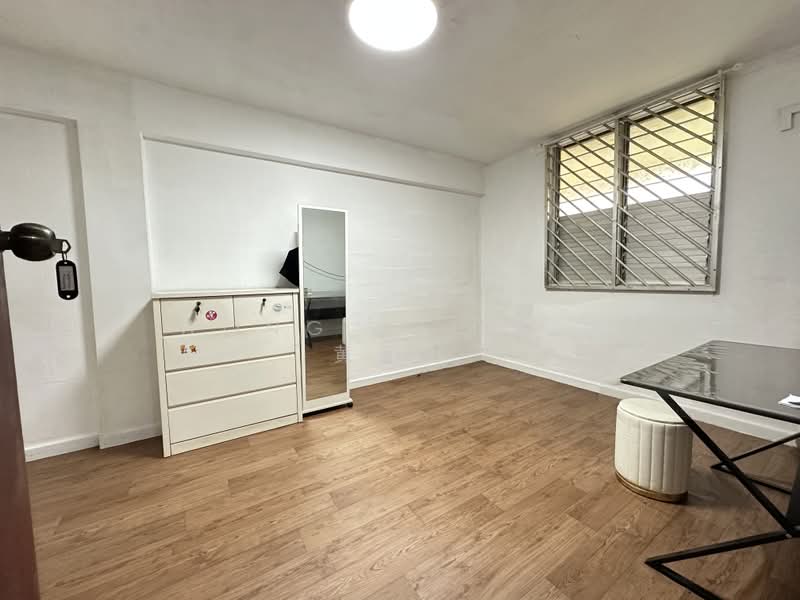 94 Lorong 4 Toa Payoh, 94 Lorong 4 Toa Payoh, 2 Bedrooms, 645 sqft, HDB Flat For Rent, by Wong Kai Sun 黄开山, 500173631 - Bedroom - PropertyGuru.com.sg