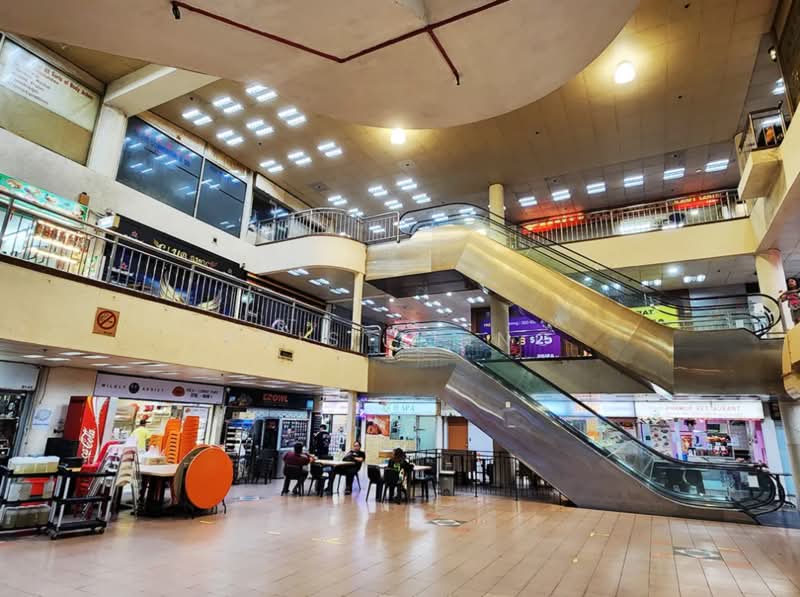 Golden Mile Tower, 6001 Beach Road, 194 sqft, Other Retail For Sale, by Kristle Ng, 500173640 - Interior - CommercialGuru.com.sg
