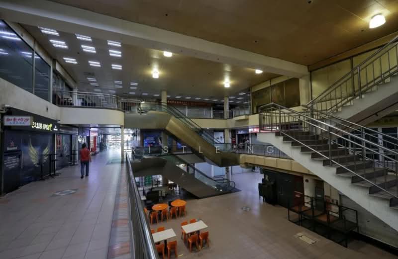 Golden Mile Tower, 6001 Beach Road, 194 sqft, Other Retail For Sale, by Kristle Ng, 500173640 - Interior - CommercialGuru.com.sg