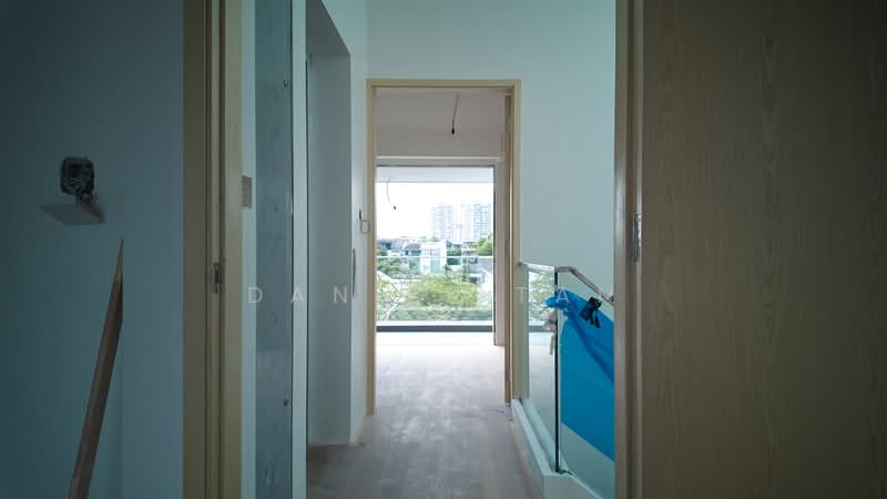 Brand-New Inter | Within 1KM to St. Nicholas Girls' | Near Mayflower MRT, Seraya Crescent, Nemesu Avenue, Casuarina Walk, Casuarina Road, 6 Bedrooms, 3,649 sqft, Terraced House For Sale, by Daniel Tan, 500173646 - Corridor - PropertyGuru.com.sg