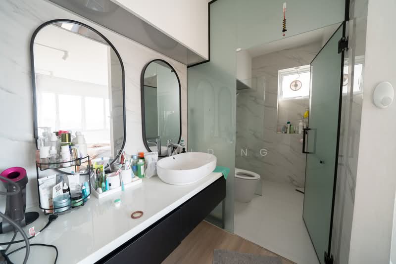 254 Bishan Street 22, 254 Bishan Street 22, 3 Bedrooms, 1,249 sqft, HDB Flat For Sale, by Gerald Ng, 500173673 - Bathroom - PropertyGuru.com.sg