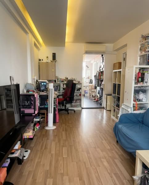 523 Bukit Batok Street 52, 523 Bukit Batok Street 52, 2 Bedrooms, 743 sqft, HDB Flat For Sale, by Maureen Tan, 500173675 - Living Room - PropertyGuru.com.sg