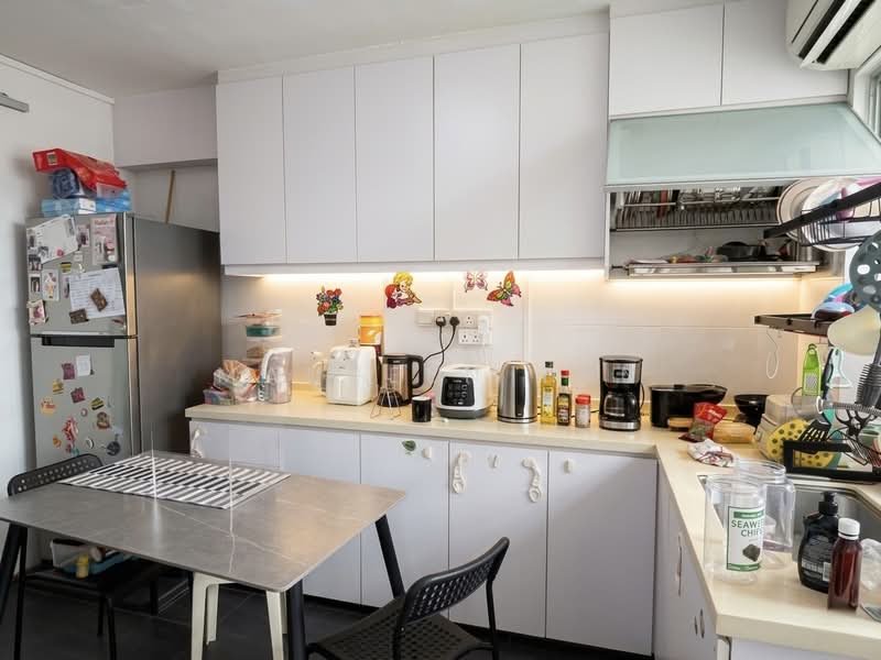 523 Bukit Batok Street 52, 523 Bukit Batok Street 52, 2 Bedrooms, 743 sqft, HDB Flat For Sale, by Maureen Tan, 500173675 - Kitchen - PropertyGuru.com.sg