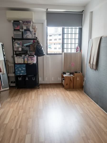 523 Bukit Batok Street 52, 523 Bukit Batok Street 52, 2 Bedrooms, 743 sqft, HDB Flat For Sale, by Maureen Tan, 500173675 - Bedroom - PropertyGuru.com.sg