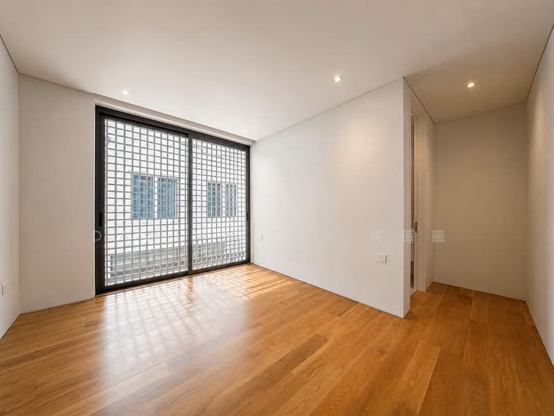 ⭐️JUST TOP BRAND NEW 2.5-STY DETACHED | 1KM OF HENRY PARK PRIMARY SCHOOL | NEAR DOVER MRT & MARKET⭐️, Jalan Kebaya Holland Grove Mount Sinai Moonbeam Henry Park Jelita Istimewa Tenang Tan Boon Chong Pelangi Harum Sampurna Greenleaf Ming Teck Sixth Avenue Namly Lim Tai See Ampang Lotus Lasia Lemon Lily Redwood Maple Fir Cypress Cherry Oak Coronation, 7 Bedrooms, 10,300 sqft, Detached House For Sale, by Damian Tan 陈係赈, 500173689 - Bedrooom - PropertyGuru.com.sg