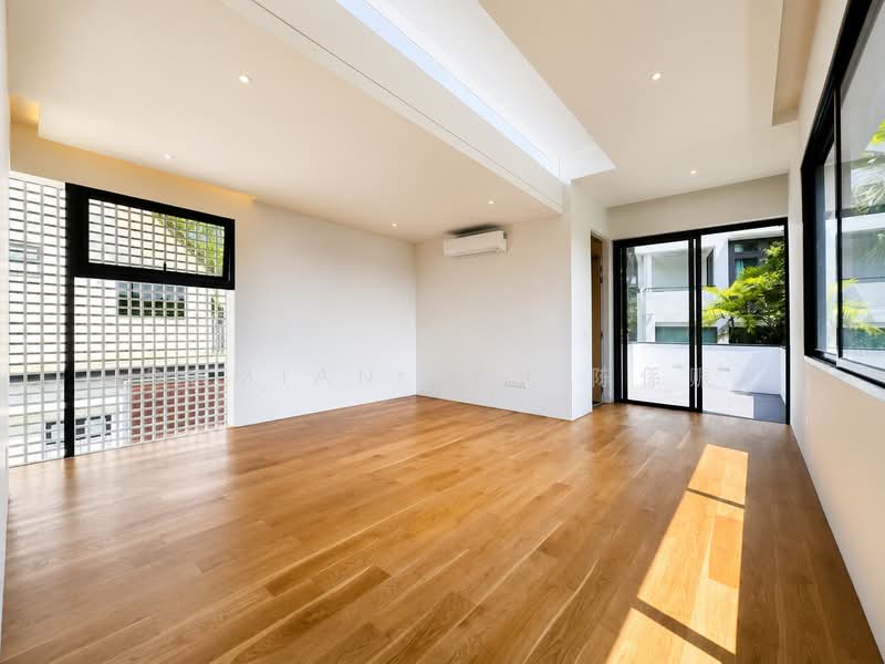 ⭐️JUST TOP BRAND NEW 2.5-STY DETACHED | 1KM OF HENRY PARK PRIMARY SCHOOL | NEAR DOVER MRT & MARKET⭐️, Jalan Kebaya Holland Grove Mount Sinai Moonbeam Henry Park Jelita Istimewa Tenang Tan Boon Chong Pelangi Harum Sampurna Greenleaf Ming Teck Sixth Avenue Namly Lim Tai See Ampang Lotus Lasia Lemon Lily Redwood Maple Fir Cypress Cherry Oak Coronation, 7 Bedrooms, 10,300 sqft, Detached House For Sale, by Damian Tan 陈係赈, 500173689 - Bedroom - PropertyGuru.com.sg