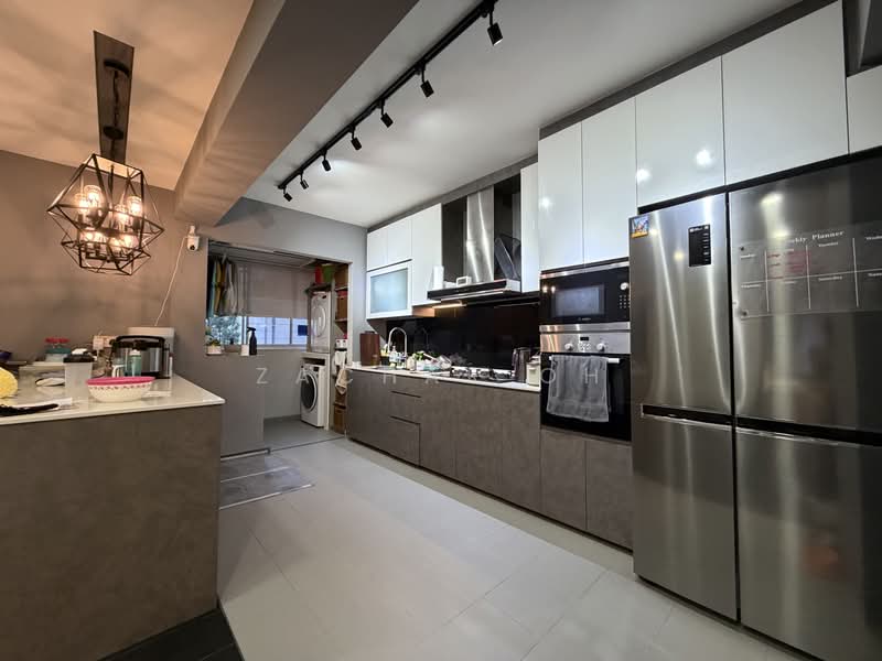 674B Fern Grove @ Yishun, 674B Yishun Avenue 4, 3 Bedrooms, 1,205 sqft, HDB Flat For Sale, by Zachar Oh, 500173693 - Kitchen - PropertyGuru.com.sg