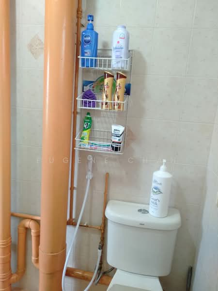 627 Bedok Reservoir Road, 627 Bedok Reservoir Road, 3 Bedrooms, 990 sqft, HDB Flat For Sale, by Eugene Chan, 500173701 - Bathroom - PropertyGuru.com.sg