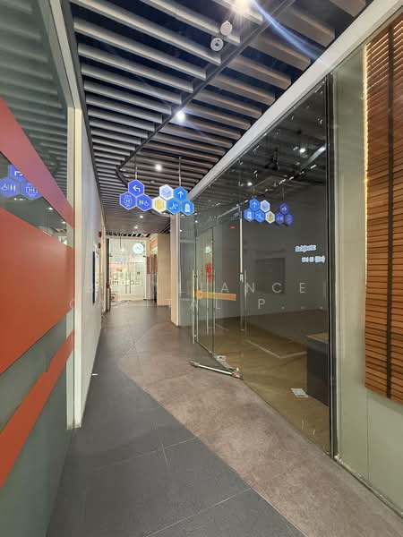 Hexacube, 160 Changi Road, 409 sqft, Mall Shop For Rent, by MJ ZHUO, 500173703 - Corridor - CommercialGuru.com.sg