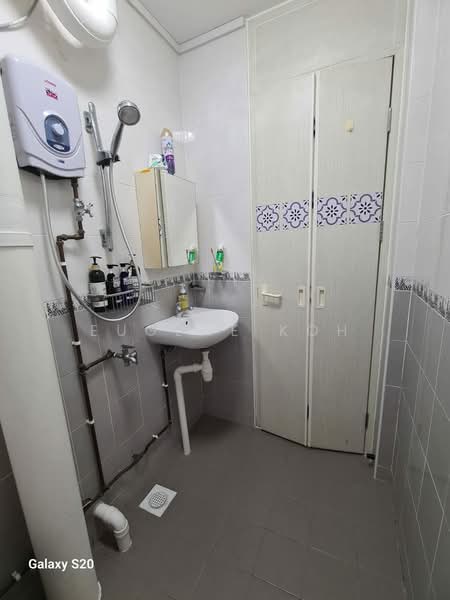 116 Pending Road, 116 Pending Road, Room Rental, 100 sqft, HDB Flat For Rent, by Eugene Koh, 500173714 - Bathroom - PropertyGuru.com.sg
