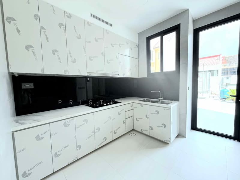 Rare Brand New Semi D Freehold in Roysth Road, , 6 Bedrooms, 9,422 sqft, Semi-Detached House For Sale, by Pristine Lim, 500173727 - PropertyGuru.com.sg