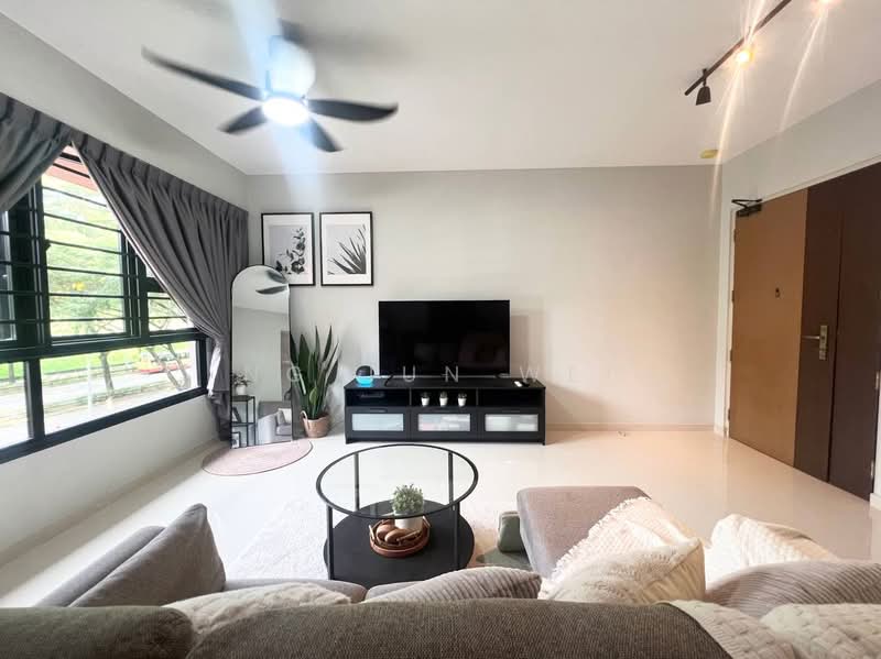 467A Bukit Batok West Avenue 9, 467A Bukit Batok West Avenue 9, 3 Bedrooms, 1,001 sqft, HDB Flat For Sale, by Ng Jun Wei, 500173731 - Living Room - PropertyGuru.com.sg