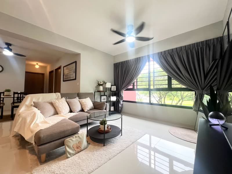 467A Bukit Batok West Avenue 9, 467A Bukit Batok West Avenue 9, 3 Bedrooms, 1,001 sqft, HDB Flat For Sale, by Ng Jun Wei, 500173731 - Living Room - PropertyGuru.com.sg
