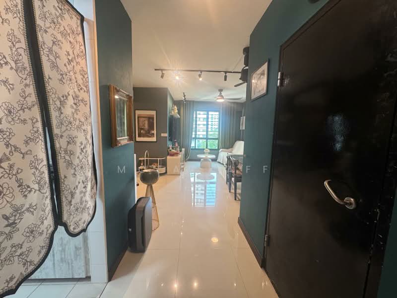 122B Punggol Edge, 122B Edgedale Plains, 2 Bedrooms, 732 sqft, HDB Flat For Sale, by Mo Alkaff, 500173739 - Kitchen and bomb shelter - PropertyGuru.com.sg