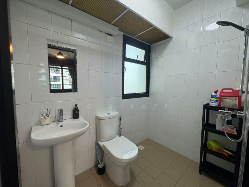 122B Punggol Edge, 122B Edgedale Plains, 2 Bedrooms, 732 sqft, HDB Flat For Sale, by Mo Alkaff, 500173739 - Bathroom - PropertyGuru.com.sg