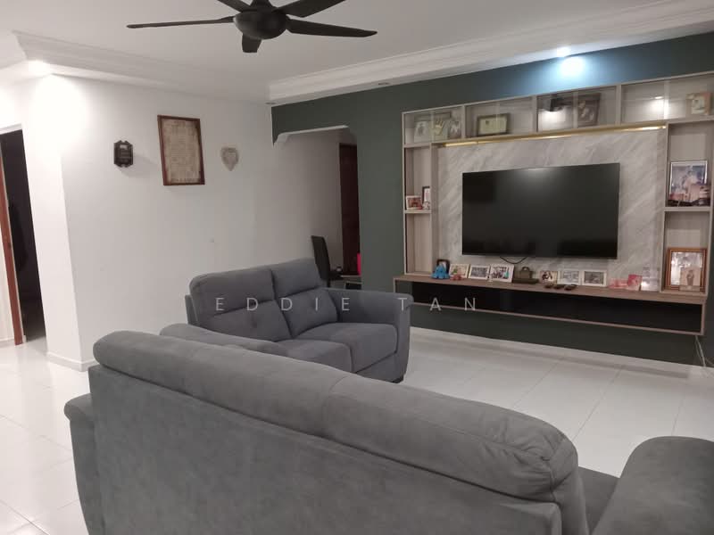 914 Jurong West Street 91, 914 Jurong West Street 91, 3 Bedrooms, 1,119 sqft, HDB Flat For Sale, by Eddie Tan, 500173750 - Living Room - PropertyGuru.com.sg
