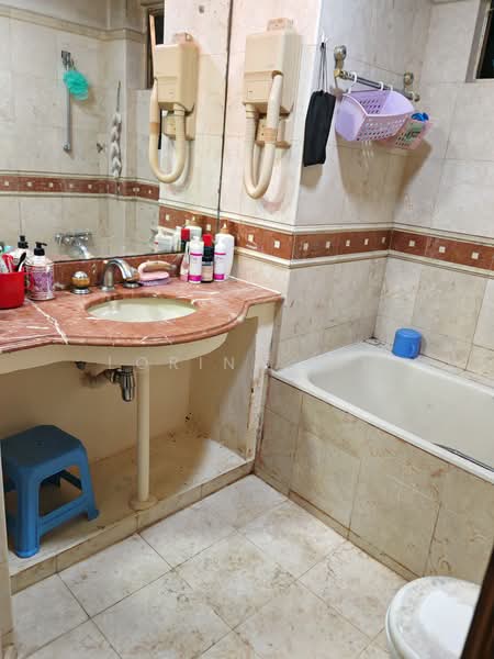 Regent Park, , 2 Bedrooms, 965 sqft, Condominium For Rent, by Lorina Liu, 500173752 - Bathroom - PropertyGuru.com.sg