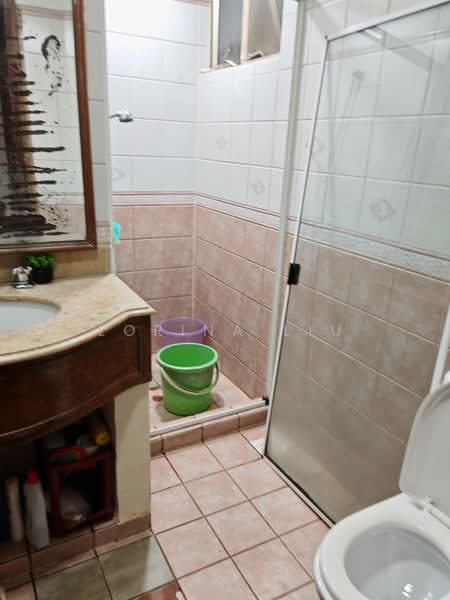 Regent Park, , 2 Bedrooms, 965 sqft, Condominium For Rent, by Lorina Liu, 500173752 - Bathroom - PropertyGuru.com.sg