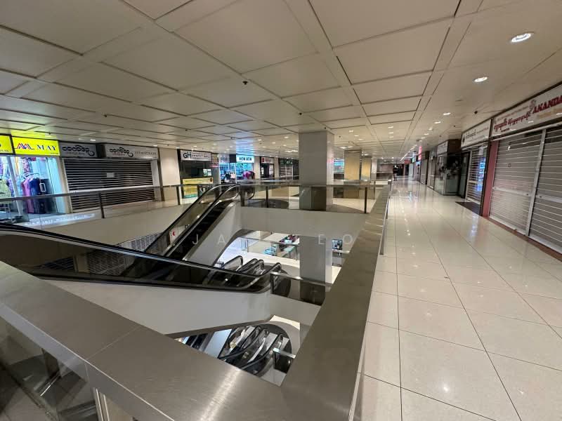 Peninsula Plaza, 111 North Bridge Road, 549 sqft, Other Retail For Rent, by Jac Teo, 500173756 - Corridor - CommercialGuru.com.sg