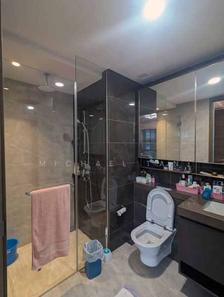 The Florence Residences, 99 Hougang Avenue 2, 4 Bedrooms, 1,281 sqft, Condominium For Sale, by Michael Tan, 500173764 - Bathroom - PropertyGuru.com.sg