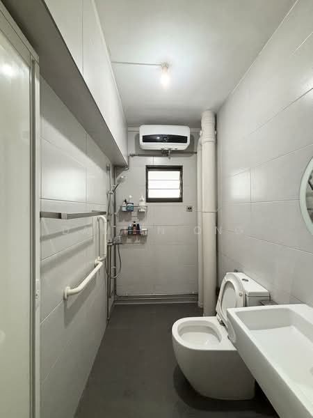 317 Sembawang Vista, 317 Sembawang Vista, 3 Bedrooms, 1,313 sqft, HDB Flat For Sale, by Damien Ong, 500173769 - Bathroom - PropertyGuru.com.sg