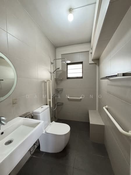 317 Sembawang Vista, 317 Sembawang Vista, 3 Bedrooms, 1,313 sqft, HDB Flat For Sale, by Damien Ong, 500173769 - Bathroom - PropertyGuru.com.sg