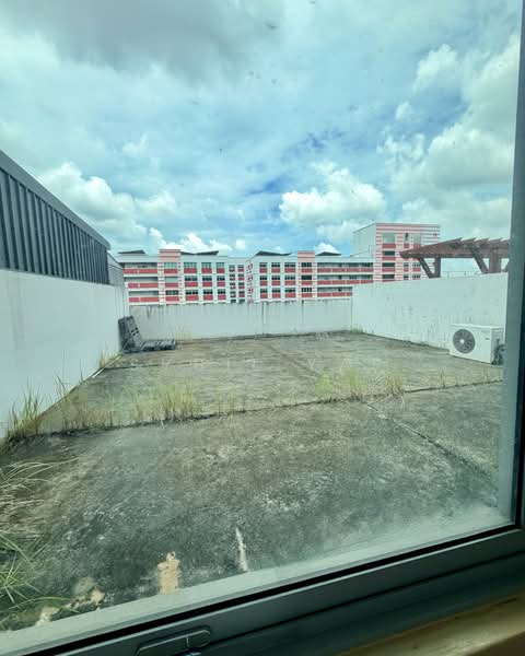 First Centre, 50 Serangoon North Avenue 4, 1,572 sqft, Light Industrial (B1) For Sale, by Sybil Yap, 500173770 - Exterior - CommercialGuru.com.sg